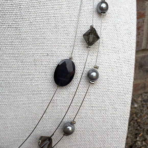 Lia Sophia Necklace Gray Faux Pearl Silver Tone Wire Beaded Floating w/ Box 15" - Picture 4 of 8